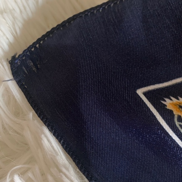 Gorgeous Pure Silk Big‎ Scarf - Picture 4 of 8